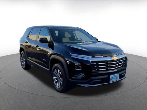 Used 2025 Chevrolet Equinox LT image 3