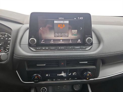 Used 2023 Nissan Rogue SV image 21