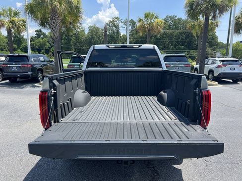 Used 2022 Toyota Tundra SR5 w/ SR5 Convenience Package AWD/4WD image 33