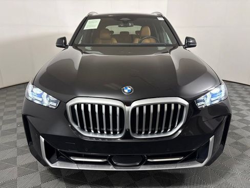 Certified 2024 BMW X5 sDrive40i w/ Premium Package RWD image 3