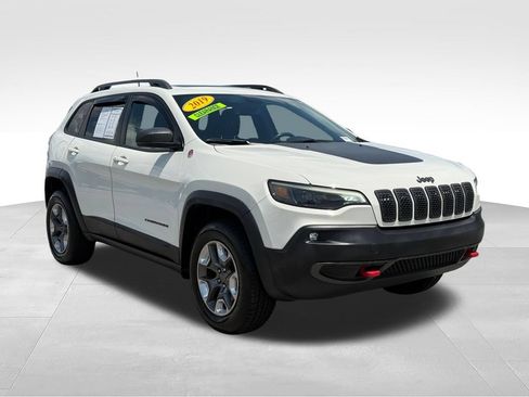 Used 2019 Jeep Cherokee Trailhawk w/ Comfort/Convenience Group AWD/4WD image 31