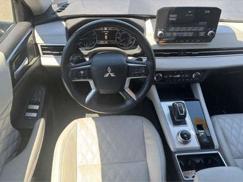 Used 2022 Mitsubishi Outlander SEL AWD/4WD image 19