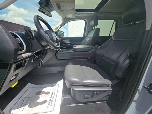 Used 2025 Ford Expedition Active RWD image 10