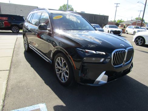 Used 2026 BMW X7 xDrive40i AWD/4WD image 4