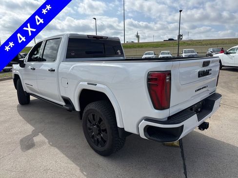 Used 2024 GMC Sierra 2500 Denali Ultimate image 9
