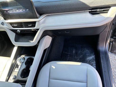 New 2026 Ford Explorer Active w/ Active Comfort Package image 17