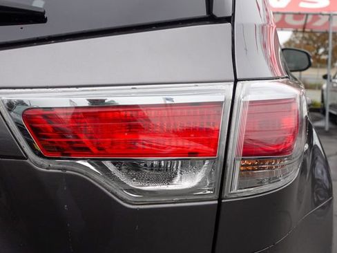 Used 2015 Toyota Highlander XLE image 8