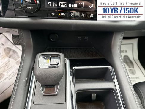 Used 2025 Nissan Pathfinder SV image 23