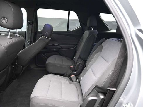 Used 2023 Chevrolet Traverse LT FWD image 19