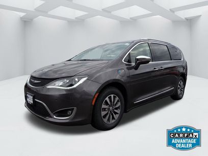 Used 2020 Chrysler Pacifica Limited w/ Advanced Safetytec Group