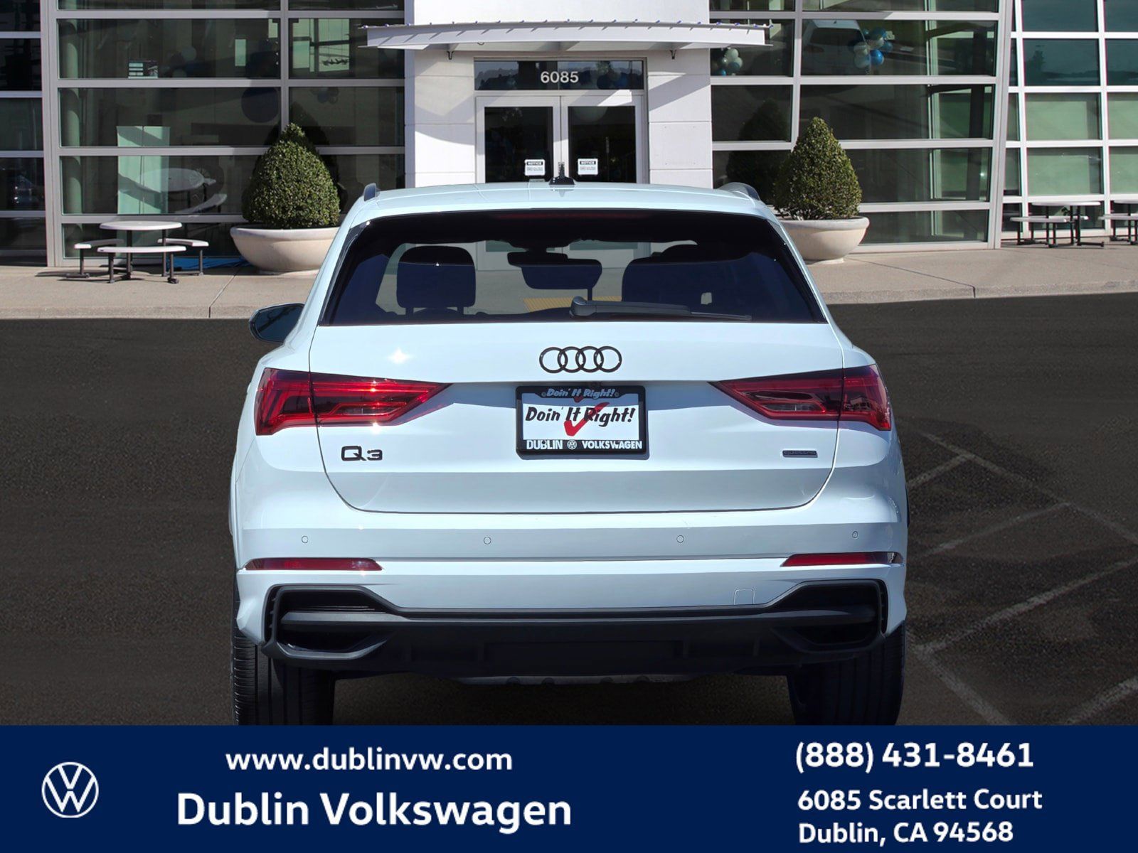 Used 2023 Audi Q3 2.0T Premium w/ Black Optic Sport Package AWD/4WD image 5