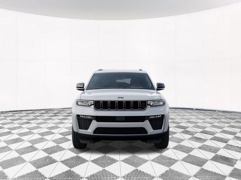 New 2026 Jeep Grand Cherokee Limited w/ Limited Altitude Package AWD/4WD image 8
