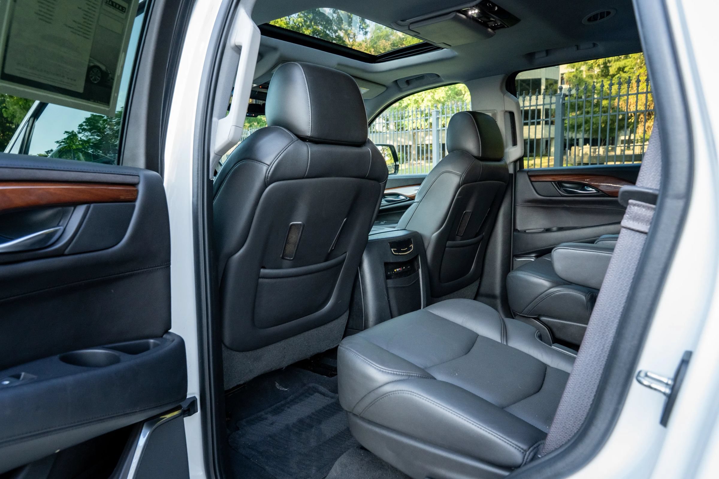 Used 2016 Cadillac Escalade Premium RWD image 13