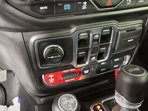 Used 2023 Jeep Wrangler Unlimited Rubicon 4xe w/ Safety Group AWD/4WD image 39