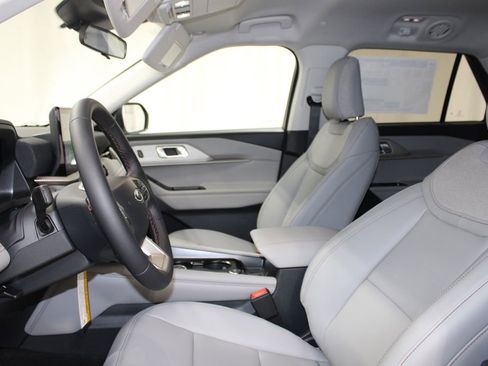 New 2026 Ford Explorer Active image 13