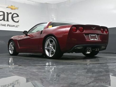Used 2007 Chevrolet Corvette Coupe w/ Preferred Equipment Group RWD image 5