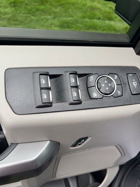 Used 2022 Ford F250 XLT w/ Black Appearance Package AWD/4WD image 10