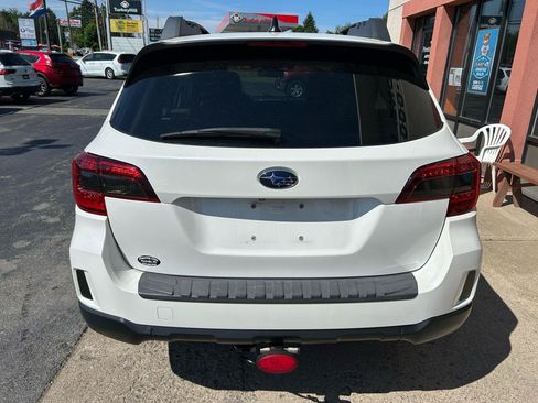 Used 2016 Subaru Outback 2.5i Limited AWD/4WD image 4