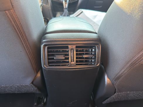 Used 2019 Nissan Rogue Sport S FWD image 31