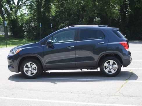 Used 2019 Chevrolet Trax LT w/ Sun & Sound Package AWD/4WD image 22