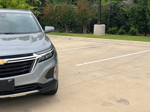 Used 2023 Chevrolet Equinox LT FWD image 3
