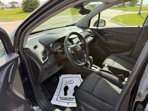 Used 2017 Chevrolet Trax LT FWD image 9