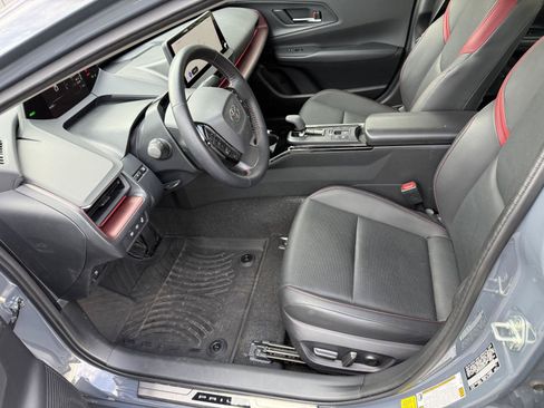 Used 2025 Toyota Prius Plug-In Hybrid FWD image 12