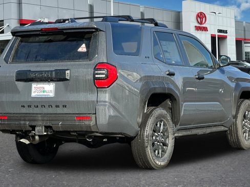 New 2025 Toyota 4Runner SR5 image 5