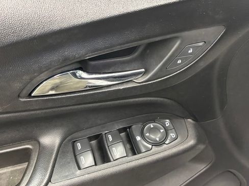 Used 2019 Chevrolet Equinox LT FWD image 15