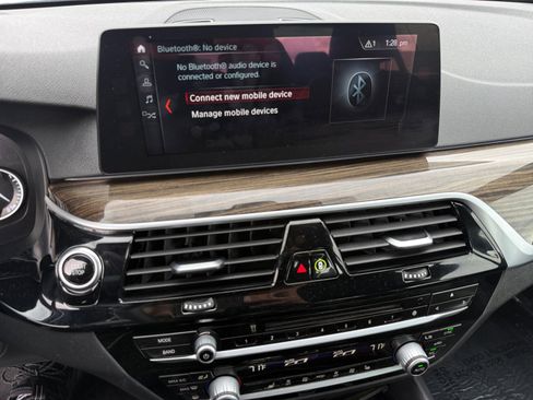 Used 2018 BMW 530e w/ Premium Package 2 image 12