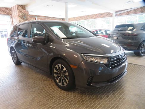 Used 2024 Honda Odyssey EX-L image 3