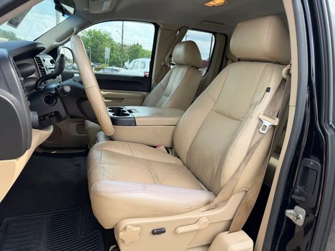 Used 2011 Chevrolet Silverado 1500 LT w/ All-Star Edition AWD/4WD image 7