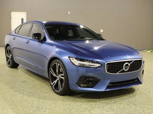 Used 2020 Volvo S90 T6 R-Design image 1