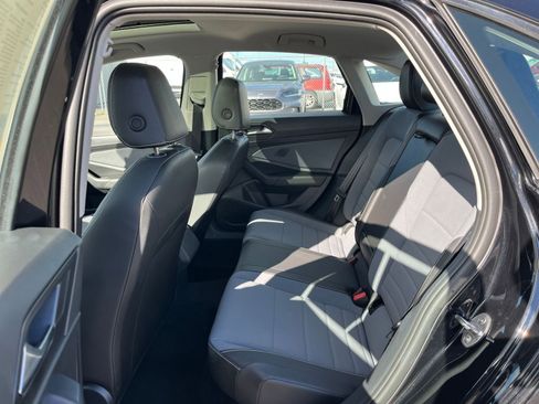 Used 2025 Volkswagen Jetta SE image 25