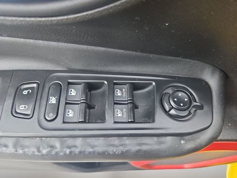 Used 2016 Jeep Renegade Trailhawk AWD/4WD image 17
