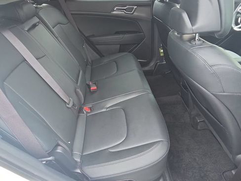 Used 2023 Kia Sportage EX AWD/4WD image 17