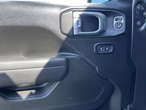 New 2026 Jeep Gladiator Sport AWD/4WD image 14