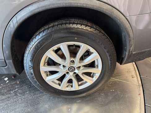 Used 2019 Nissan Rogue SV image 9