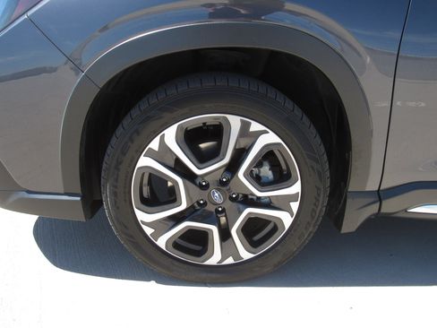 Used 2023 Subaru Ascent Touring image 4