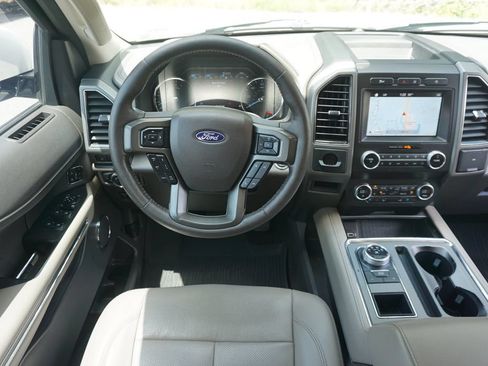 Used 2019 Ford Expedition XLT w/ Equipment Group 202A RWD image 6