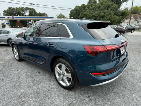 Used 2019 Audi e-tron Premium Plus image 30
