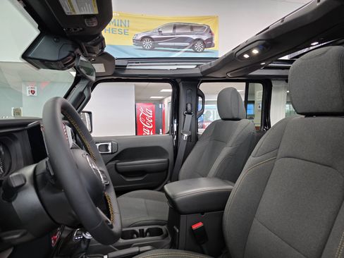 New 2024 Jeep Wrangler Unlimited AWD/4WD image 18