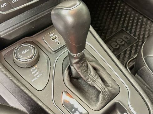 Certified 2022 Jeep Cherokee Latitude AWD/4WD image 24