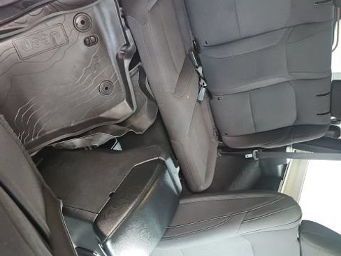 Used 2023 Jeep Wrangler Sport AWD/4WD image 16