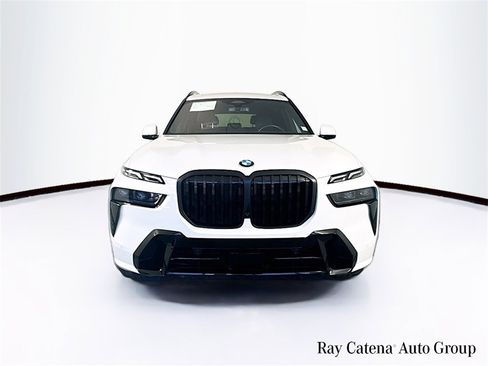 Used 2023 BMW X7 xDrive40i w/ Executive Package image 2