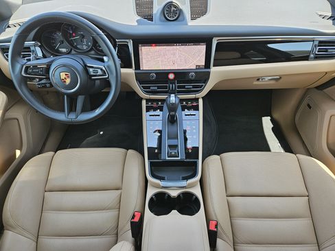 Certified 2026 Porsche Macan AWD/4WD image 24