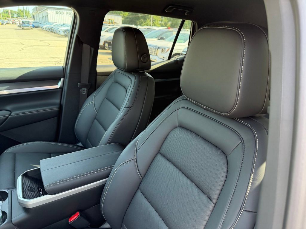 New 2027 GMC Terrain Elevation w/ Elevation Premium Package AWD/4WD image 13