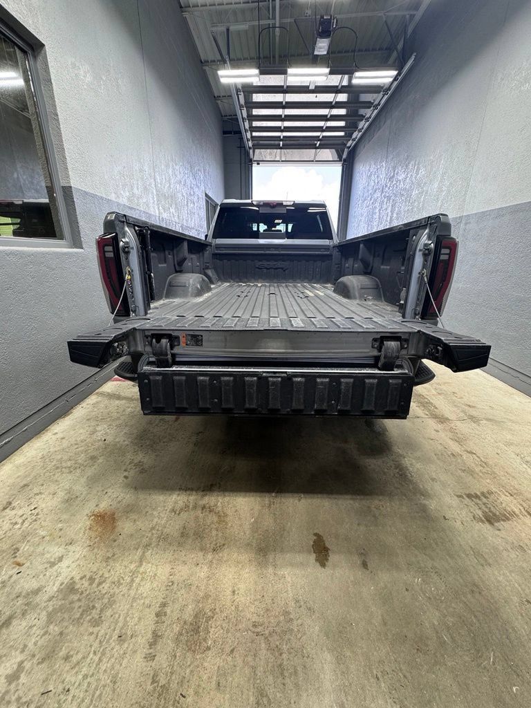 Used 2024 GMC Sierra 2500 AT4 w/ AT4 Premium Plus Package AWD/4WD image 17