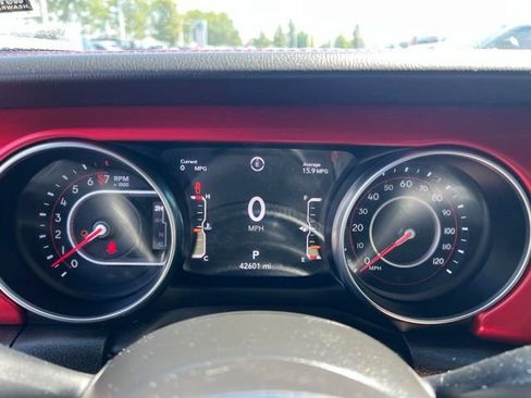 Used 2022 Jeep Gladiator Rubicon w/ Cold Weather Group AWD/4WD image 11