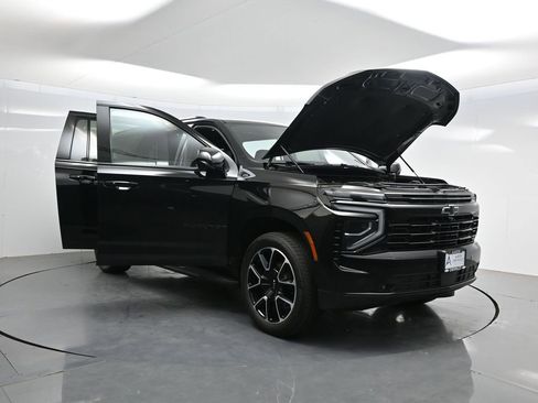 Used 2025 Chevrolet Suburban RST AWD/4WD image 43